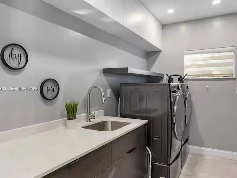 1019 NE 115th St — Photo 32