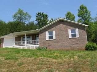 1604 Bluff Rd, Harriman, TN 37748