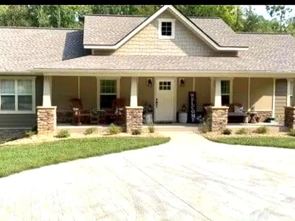 1025 Shady Creek Ln, Byrdstown, TN 38549