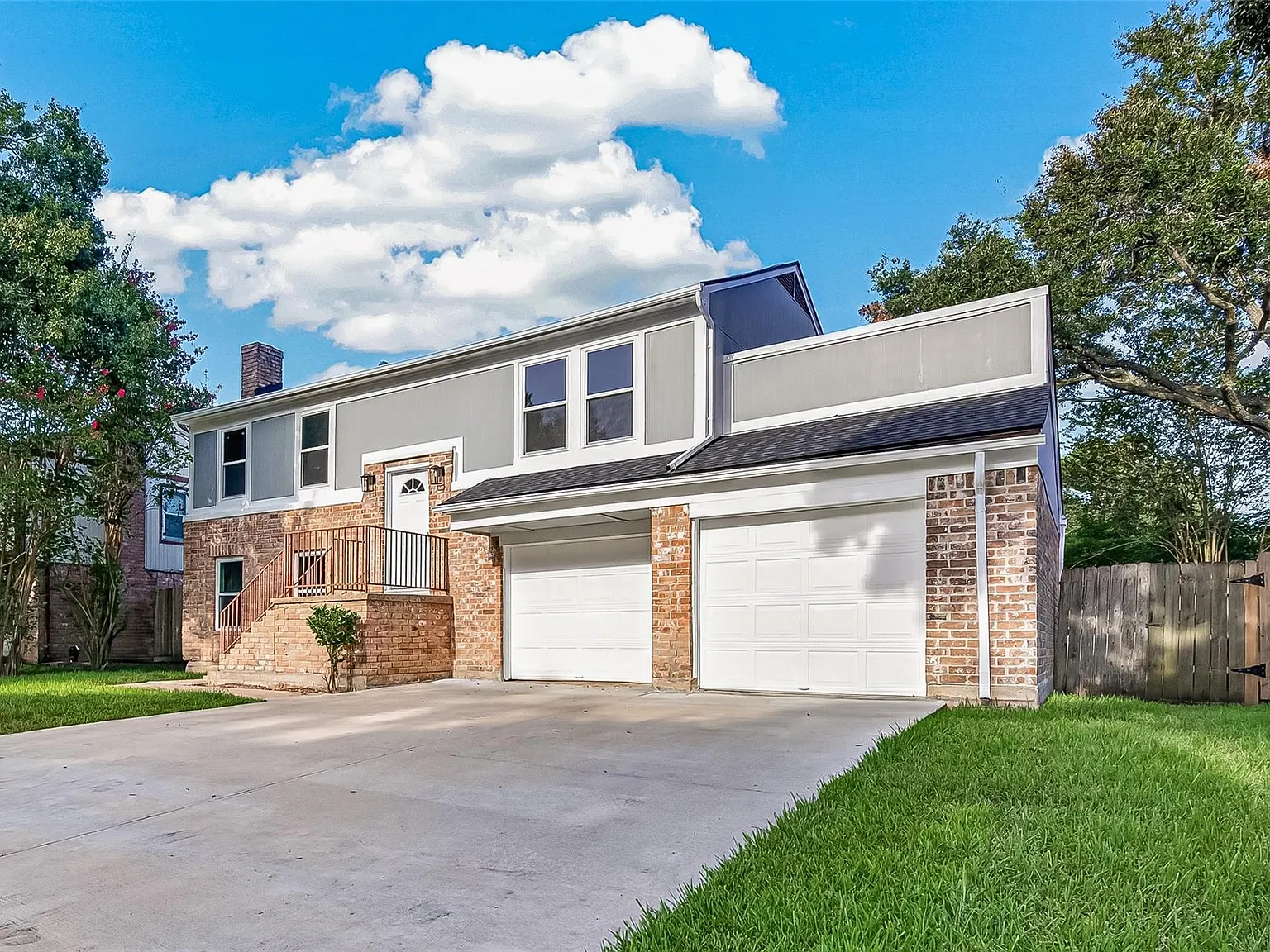 4 bed, 2.0 bath, 1764 sqft, $2,300 — Photo 2