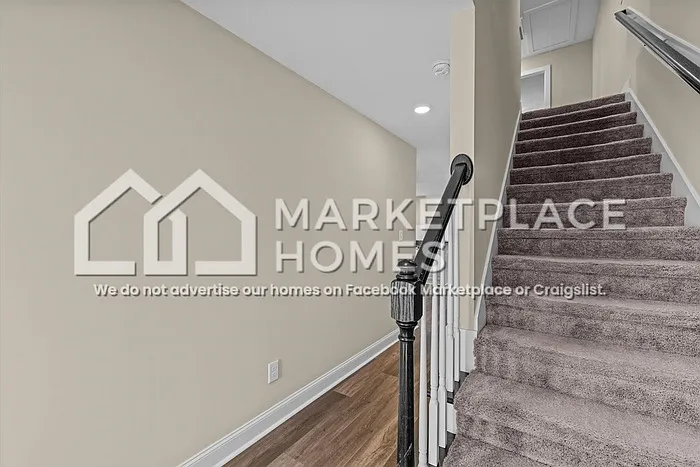 3 bed, 2.5 bath, 1673 sqft, $1,555 — Photo 3