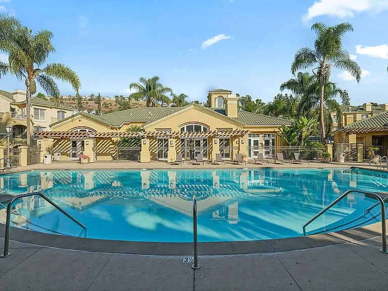 Allure at Scripps Ranch — Photo 32
