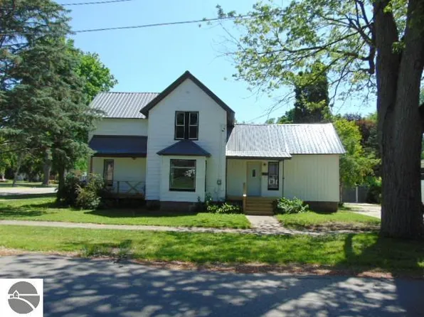 105 S Gwinner St, Ithaca, MI 48847