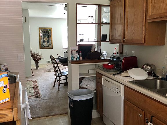 3rd image of 5414 N Knoxville Ave