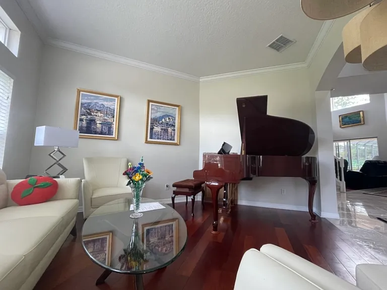 1st floor living room