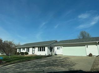 210 N Elm St, Toledo, IA 52342