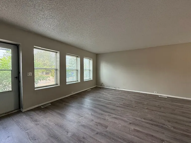 7140 Poteae Dr — Photo 3