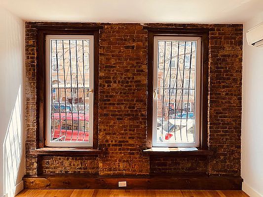 5th image of 391 Woodbine St #1F