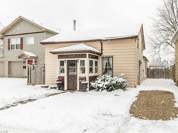 2nd image of 260 Garafraxa St E