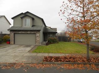 879 SE 74th Ave, Hillsboro, OR 97123