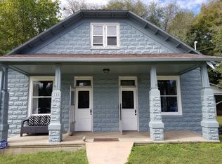 135 S Chestnut St, Cave Springs, AR 72718