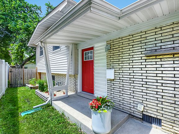 3rd image of 510 N Park Dr