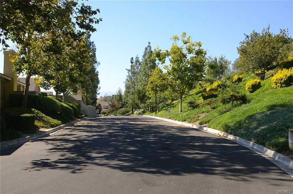 3 bed, 1040 sqft, $3,500 — Photo 1