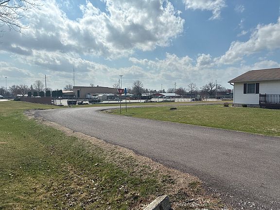 5th image of 300 4th St
