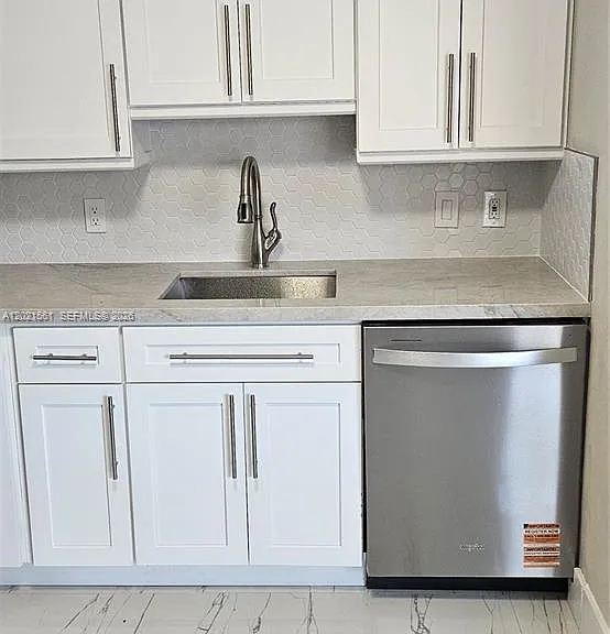 160 NW 14th St #9 — Photo 2
