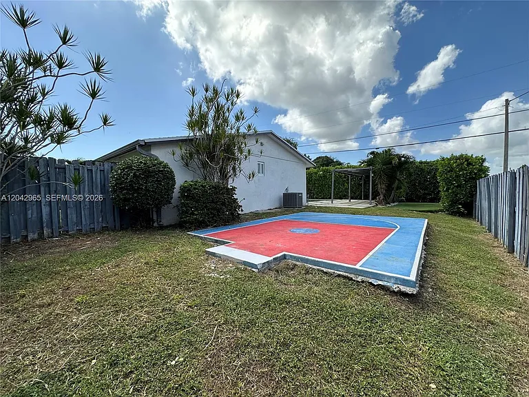 10010 SW 162nd St — Photo 24