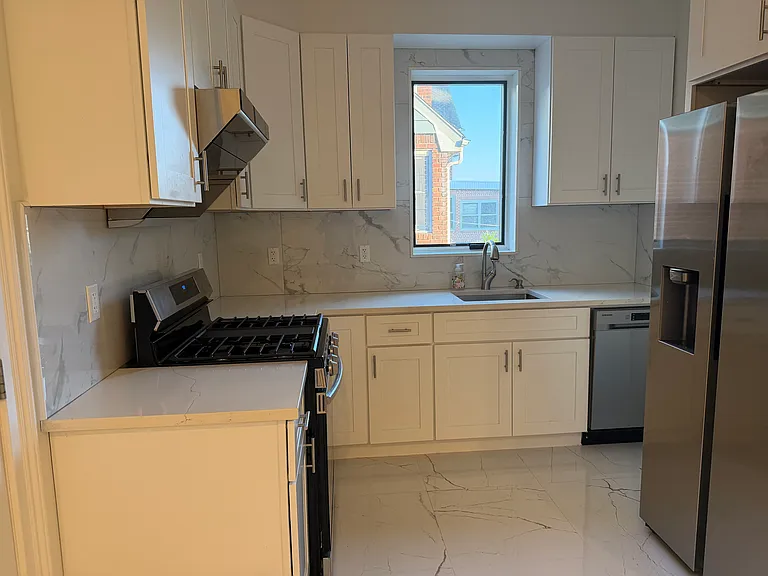 4308 220th Pl #B — Photo 7