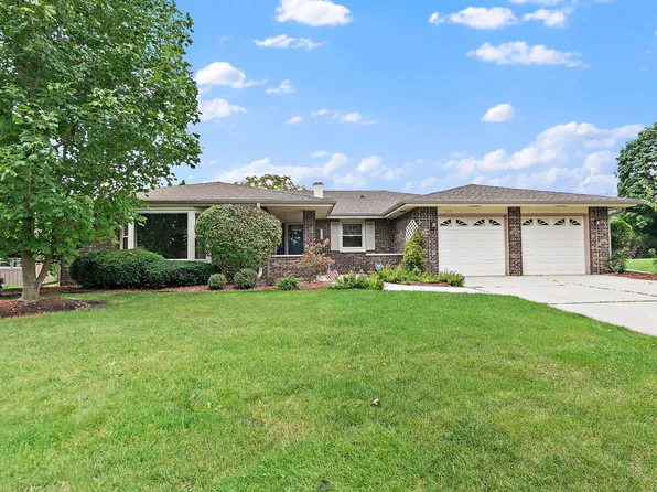 104 Millis Ln, Schaumburg, IL 60193
