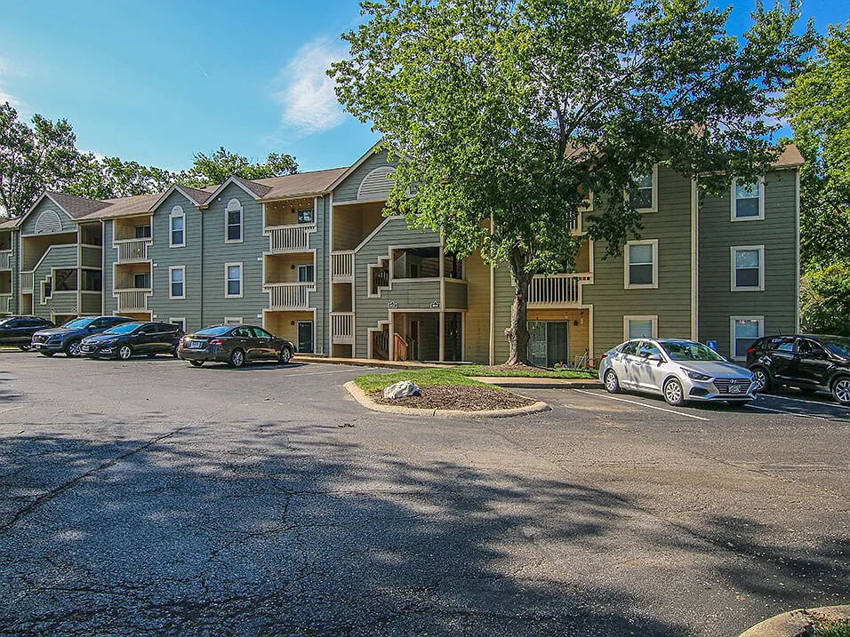 Off-Street Parking! - Southpointe