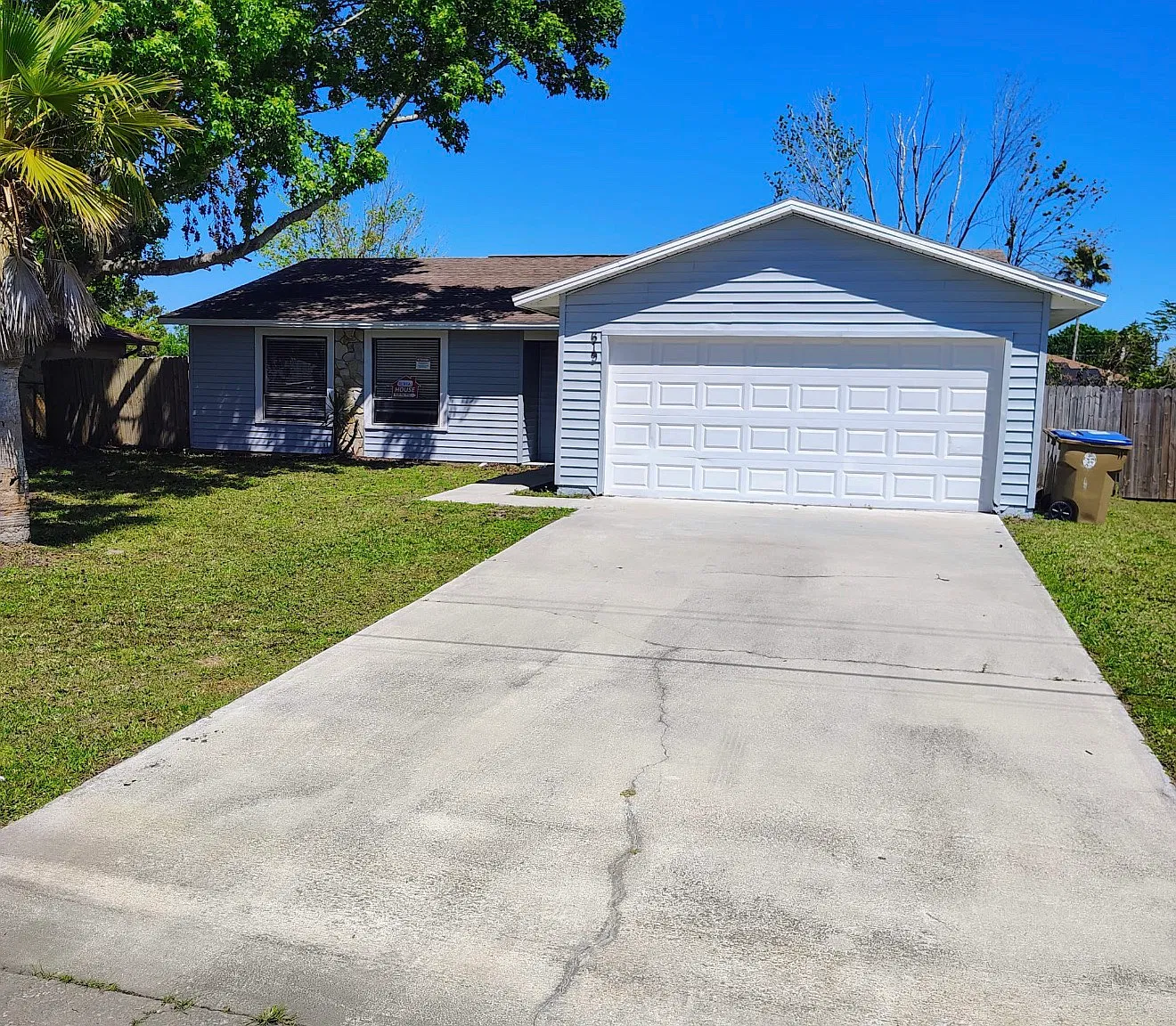 3 bed, 1390 sqft, $2,100 — Photo 2