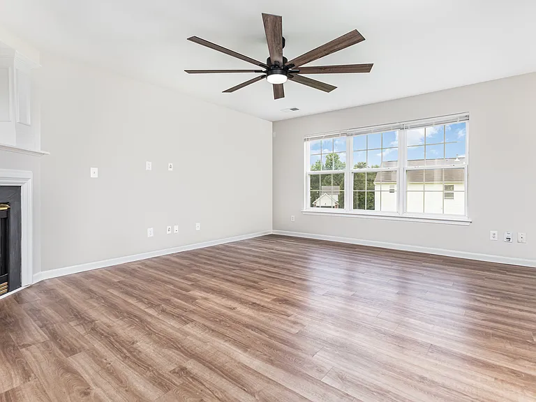 12915 Deaton Hill Dr — Photo 2