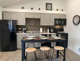 Kitchen/Dining Area