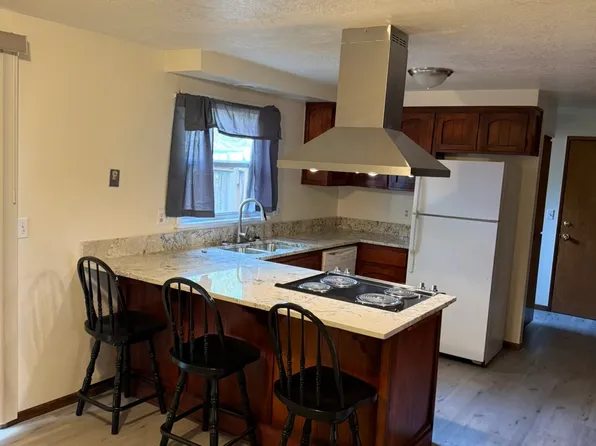 1400 Oakway Rd, Eugene, OR 97401