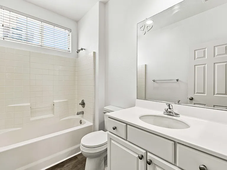 6134 Archwood Way — Photo 2