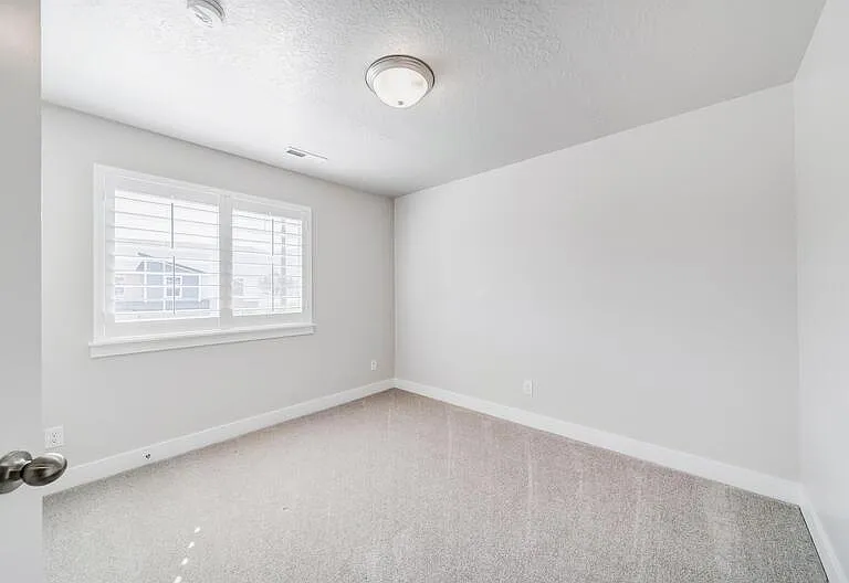 4165 W 2010 N — Photo 18