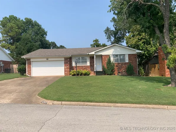 1207 E 7th St, Sand Springs, OK 74063