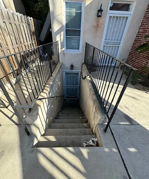 1706 N Broadway — Photo 2