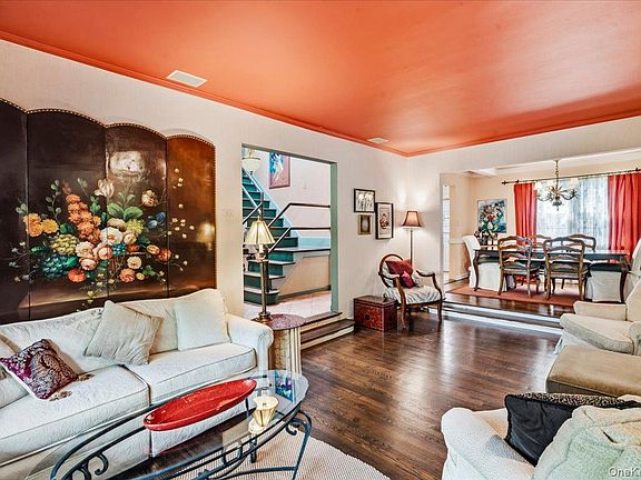 5th image of 2154 Marion Avenue