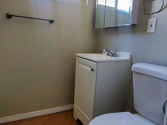 4th image of 5939 South St #22