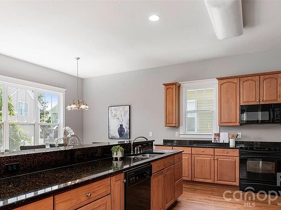 4th image of 166 Water Oak Dr