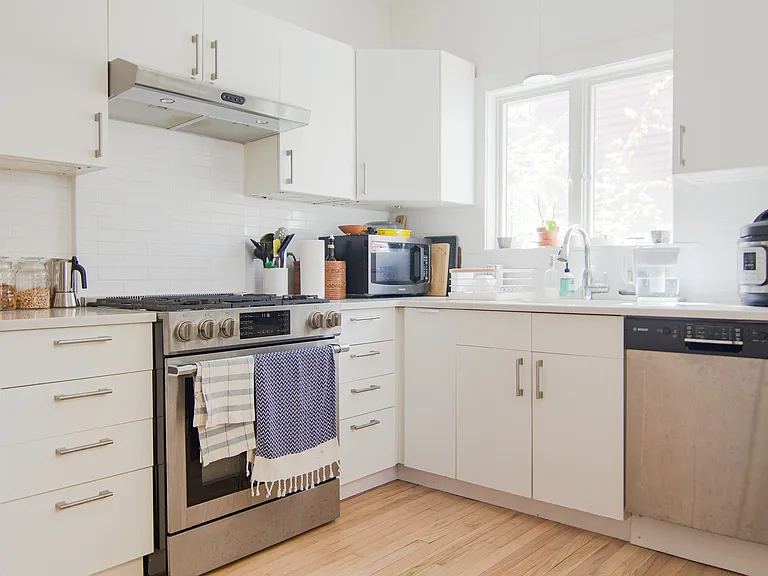 24 Leonard Ave #A — Photo 2