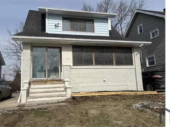 13315 S Parkway Dr, Garfield Hts, OH 44105