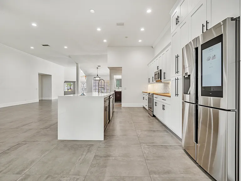 2559 Jardin Ln — Photo 14