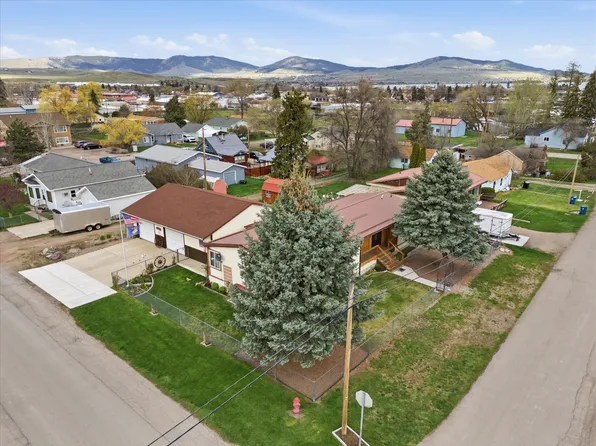 1110 5th St E, Polson, MT 59860