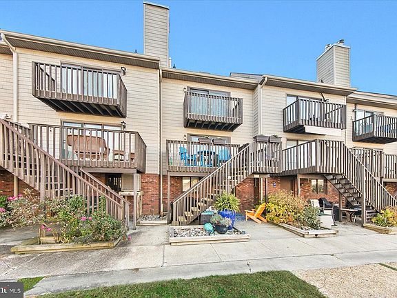 4th image of 401 15th St Unit 9