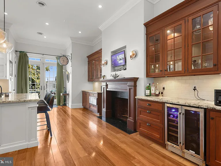 1007 N Calvert St — Photo 10