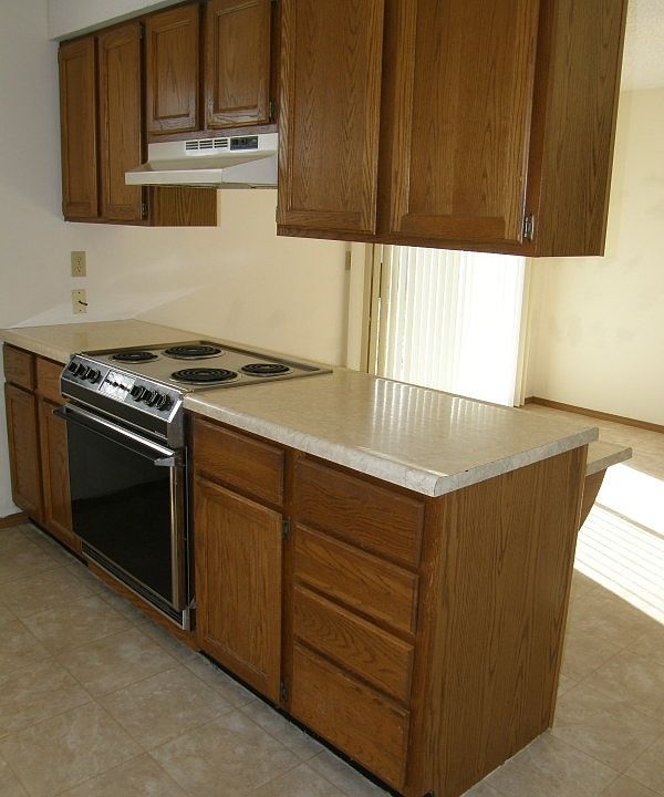 2nd image of 662 Meadowridge St