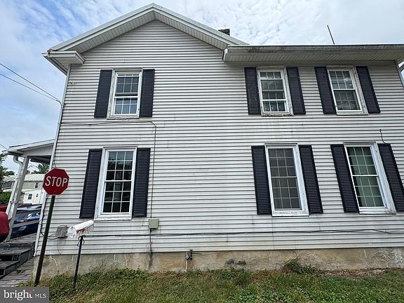 4th image of 112 E Broadway St