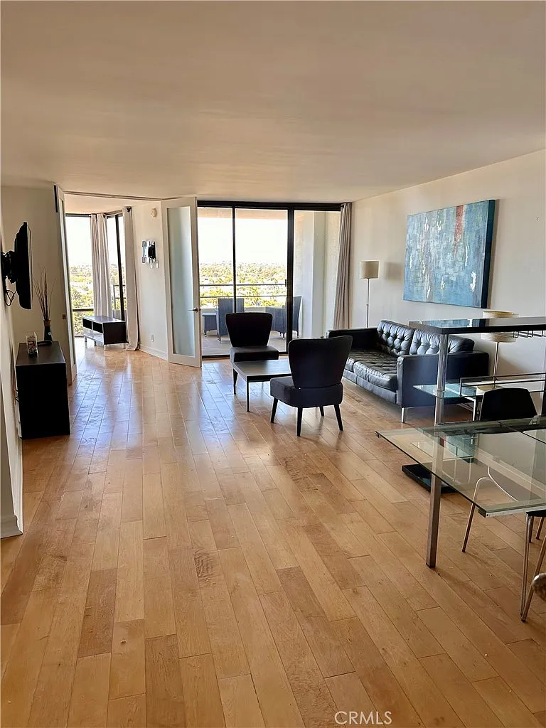 1 bed, 1050 sqft, $3,700 — Photo 1