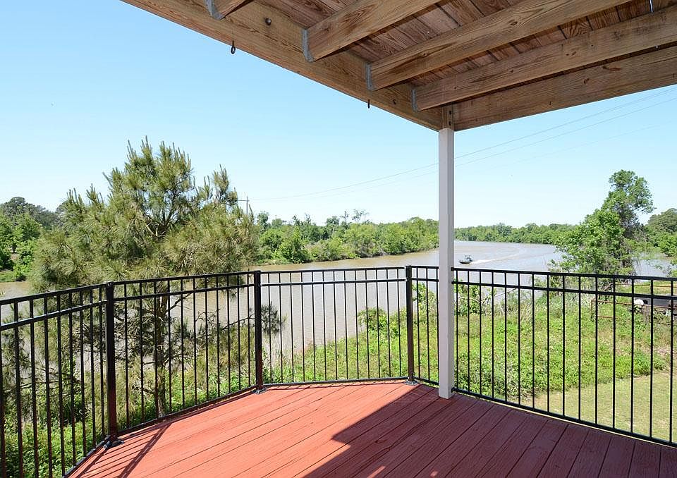 1st image of 980 Aqua Vista Dr