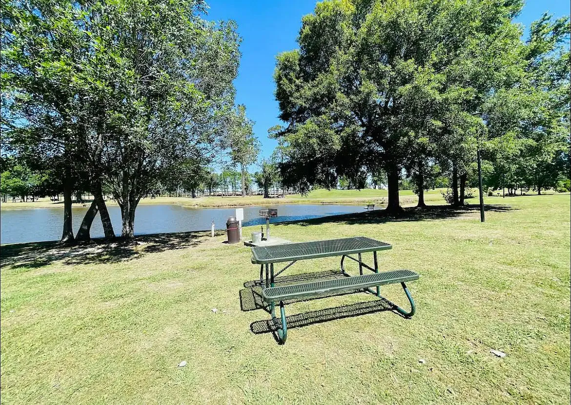 1 bed, 950 sqft, $1,450 — Photo 3