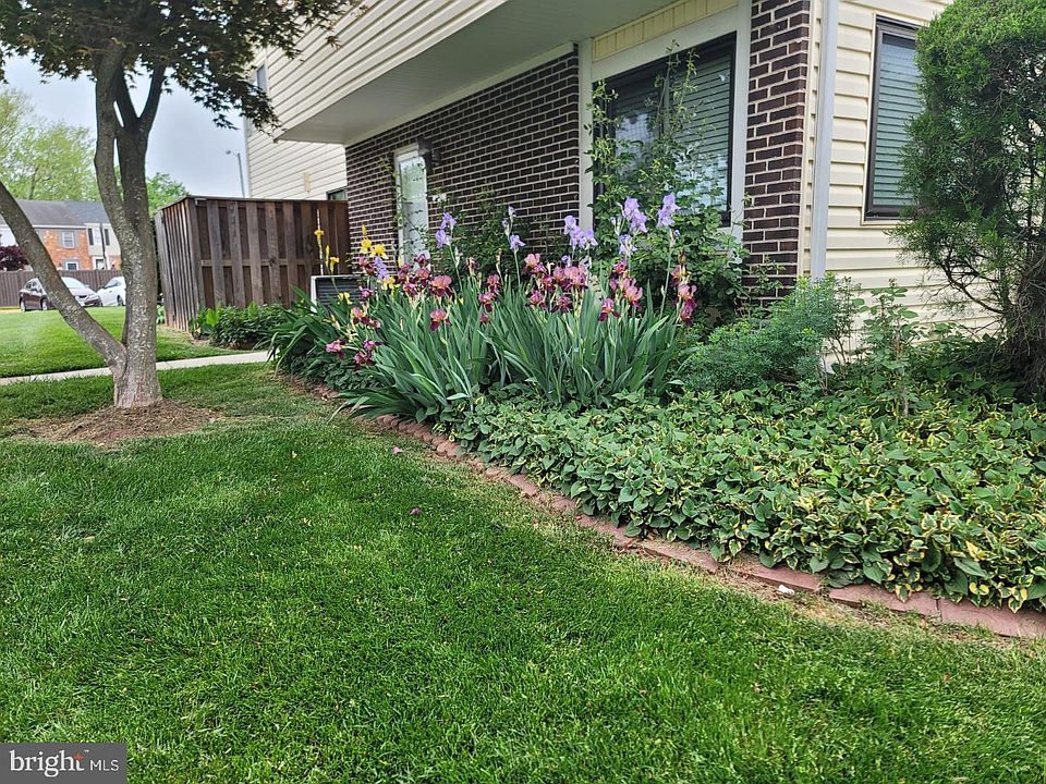 1st image of 9023 Sandalwood Dr #D