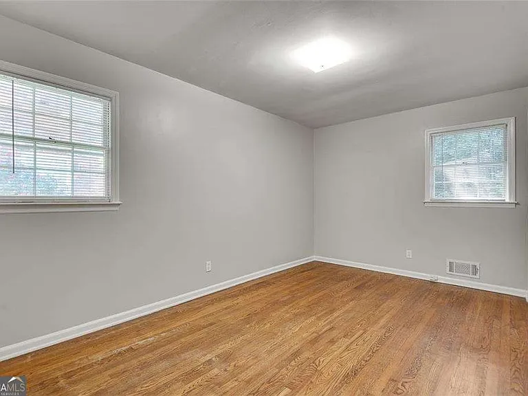 799 Marstevan Dr NE — Photo 46