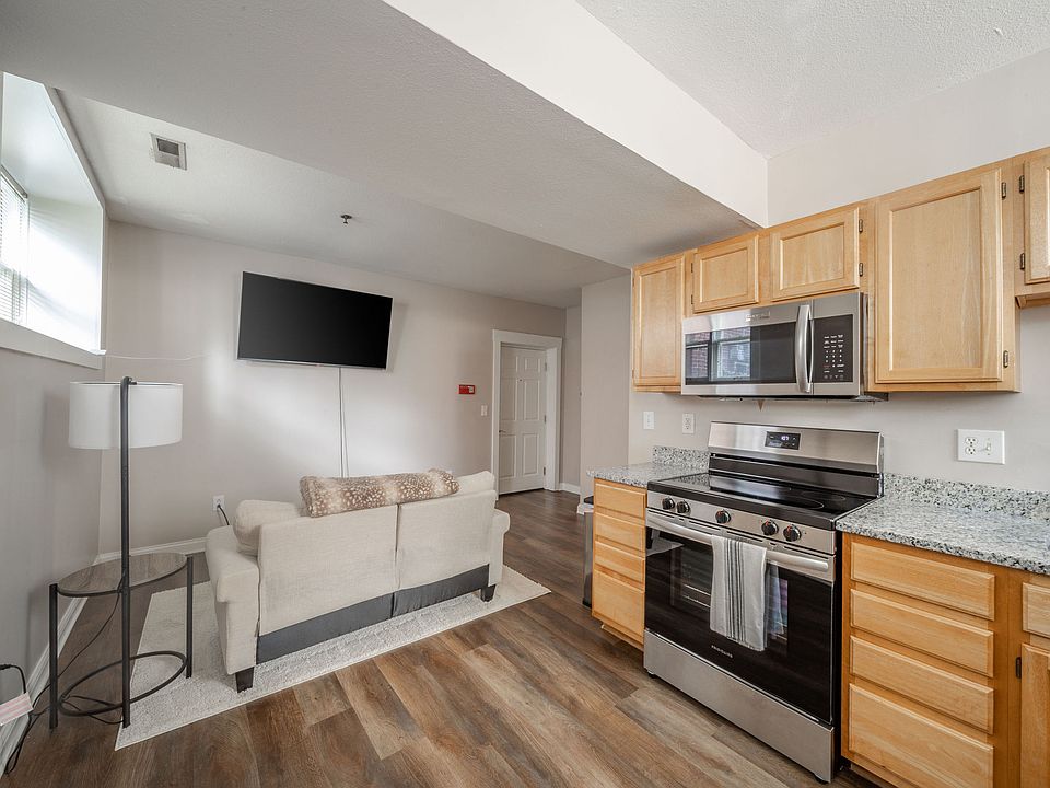 1st image of 234 E 9th St APT B06