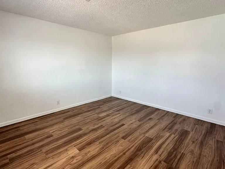 3411 Center Dr — Photo 8