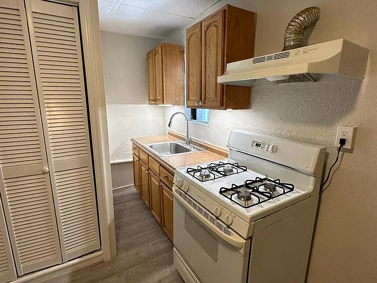 26 Belmont Ave #4 — Photo 2